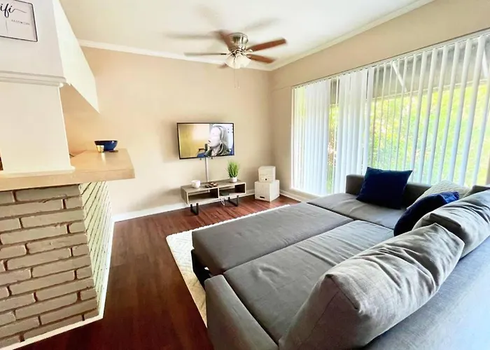 2/1 King/Queen. Mins From Dt, Medcenter, Fast Wifi