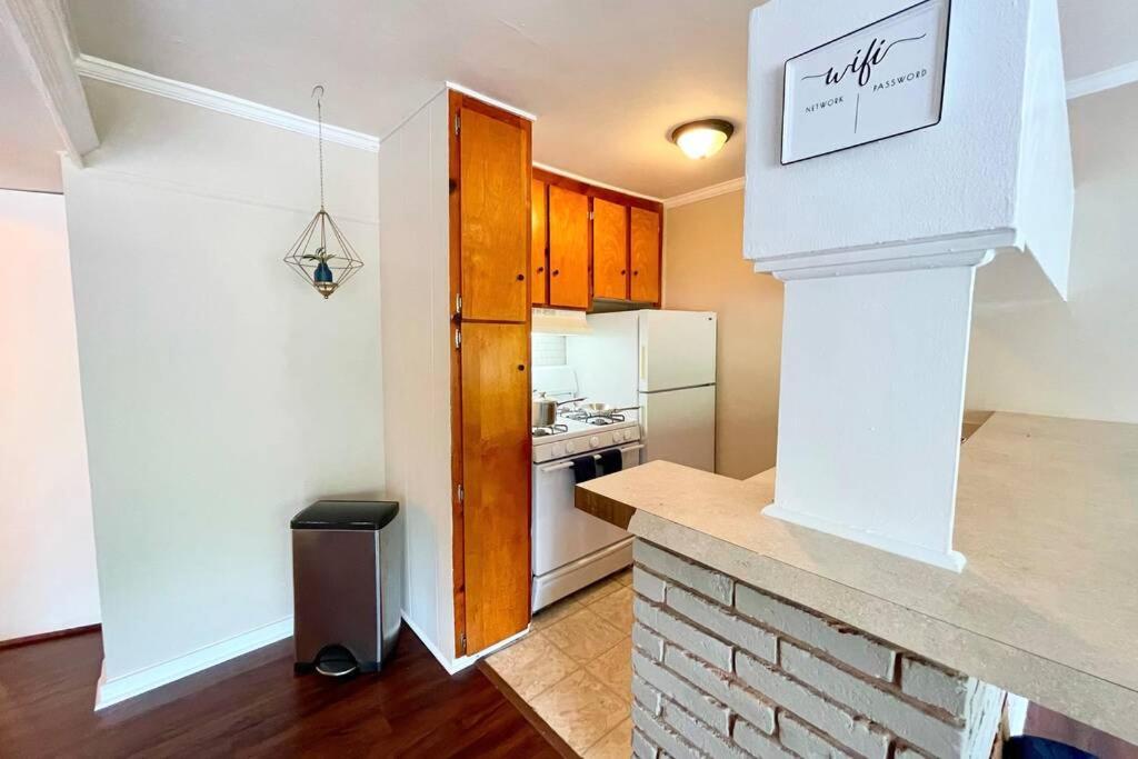 2/1 King/Queen. Mins From Dt, Medcenter, Fast Wifi Daire *