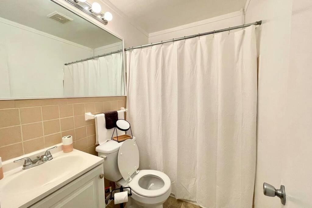 Daire 2/1 King/Queen. Mins From Dt, Medcenter, Fast Wifi *